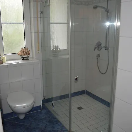 Ferienwohnung Nele 02 * Цингст